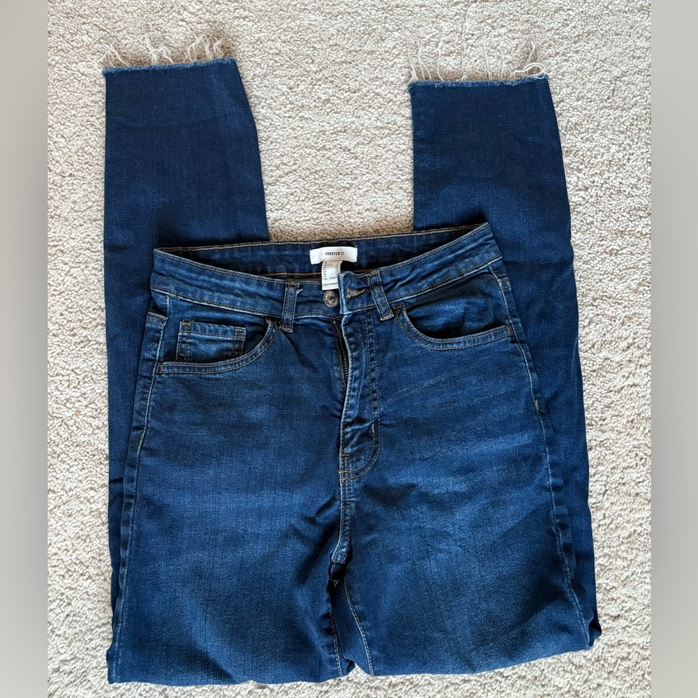 Straight leg skinny jean stretch forever 21 US24 women’s size 2